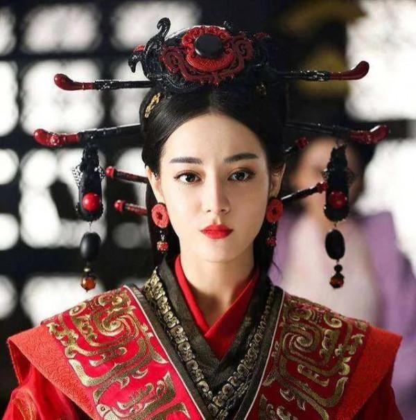 聊齋故事：借花復仇