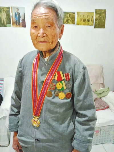 三門峽95歲老太曾參加長津湖戰役“到了戰場,就沒想過活著回家” 三門峽95歲老太曾參加長津湖戰役“到了戰場,就沒想過活著回家”