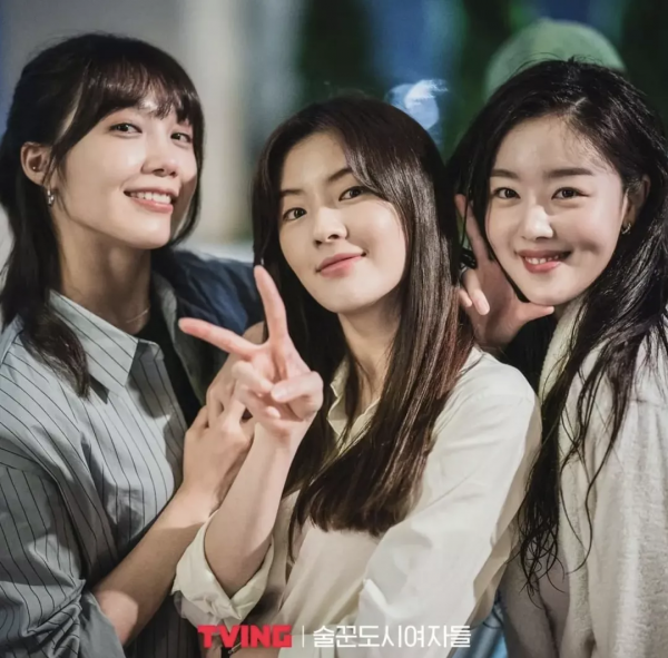 週末一口氣刷了10集，這新劇太好猛了