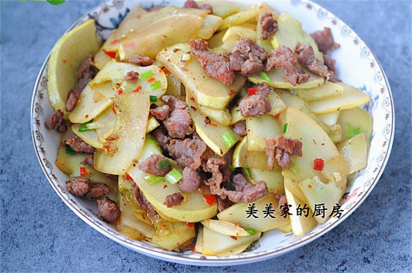 秋意漸濃，這菜抓緊吃，農村到處是，清潤爽脆跟肉是絕配