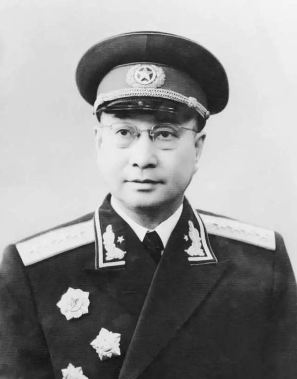 組建地空導彈部隊，幹部一律是高職低配，劉亞樓：審查祖宗三代