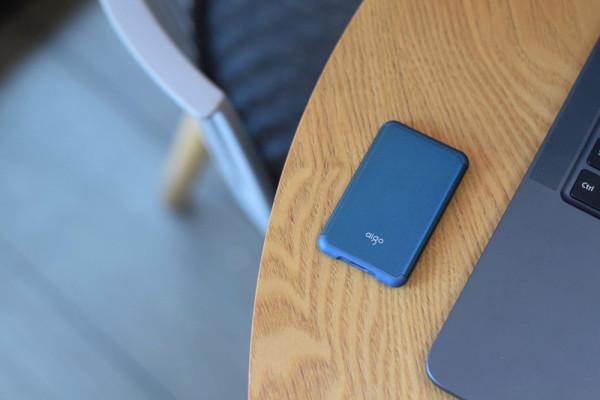 固態硬碟只有打火機大小,體驗後發現速度超出想象 固態硬碟只有打火機大小,體驗後發現速度超出想象