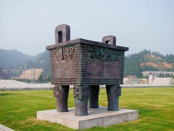 珞珈山為何又叫落駕山，楚莊王憑什麼問鼎中原？