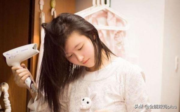 老師突查宿舍&OpenCurlyDoubleQuote;違禁品&rdquo;：女寢讓人眼花繚亂，男寢喜好出奇一致