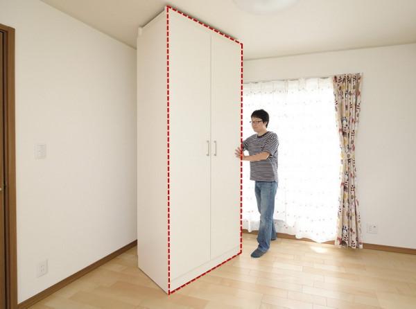 定製櫃不固定是個“心機設計”,底部隱藏滑輪到處移動,隨意分割槽 定製櫃不固定是個“心機設計”,底部隱藏滑輪到處移動,隨意分割槽