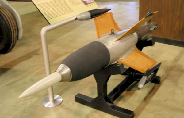 中國空空導彈太強悍:格鬥彈“瞪誰打誰”,中距彈不鎖定就開火 中國空空導彈太強悍:格鬥彈“瞪誰打誰”,中距彈不鎖定就開火