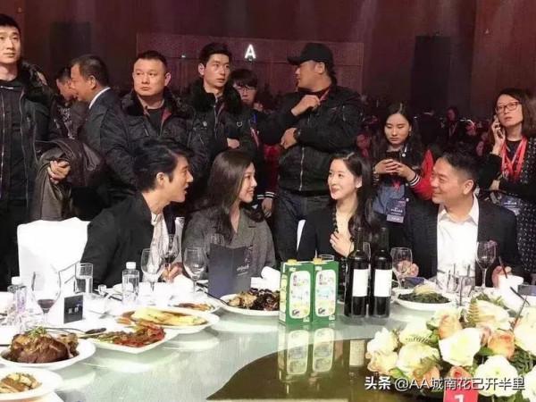 奶茶妹妹手滑點贊李靚蕾的INS，網友：東東為了這個贊字又要劃賬