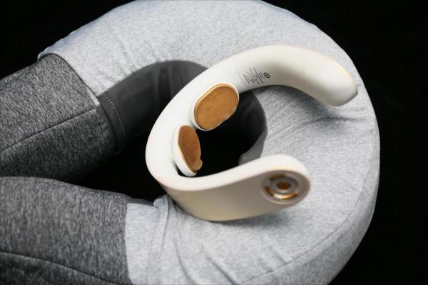 護頸枕中的&OpenCurlyDoubleQuote;勞斯萊枕&rdquo;，德國藍寶頸椎按摩器體驗評測