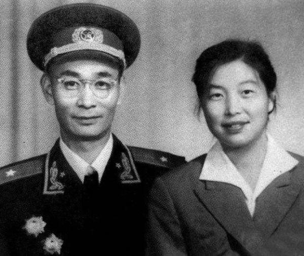 陳賡一個團堵住敵3個師！團長卻指揮不動參謀長，戰後司令員怒了