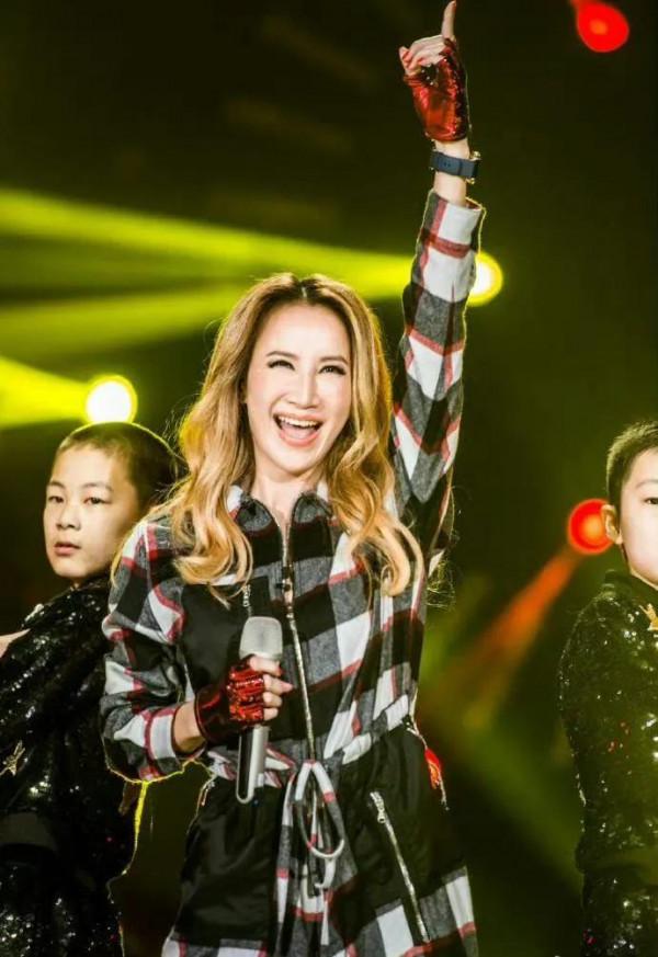 網傳李玟確定參加《浪姐3》，已回內地隔離，初舞臺歌單被曝光