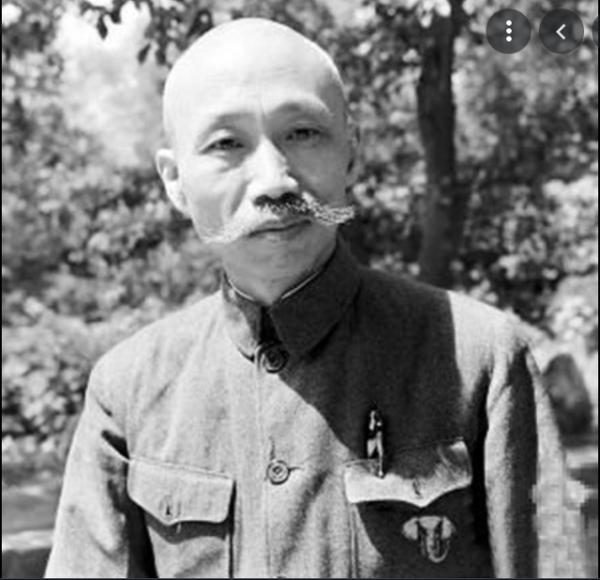 不善言談的司令,一句話剛說完,速記員發現居然有十四個“這個” 不善言談的司令,一句話剛說完,速記員發現居然有十四個“這個”