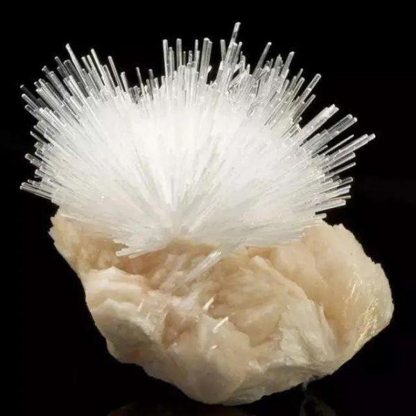 那些外觀豔麗,價值不菲的石頭們 那些外觀豔麗,價值不菲的石頭們