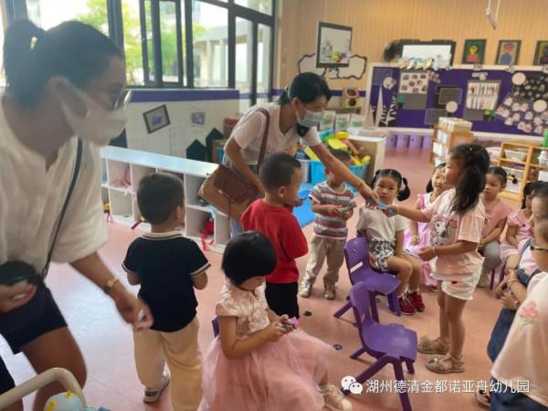 拒絕“甜蜜誘惑”,呵護幼兒成長-金都諾亞舟幼兒園防拐騙演練活動