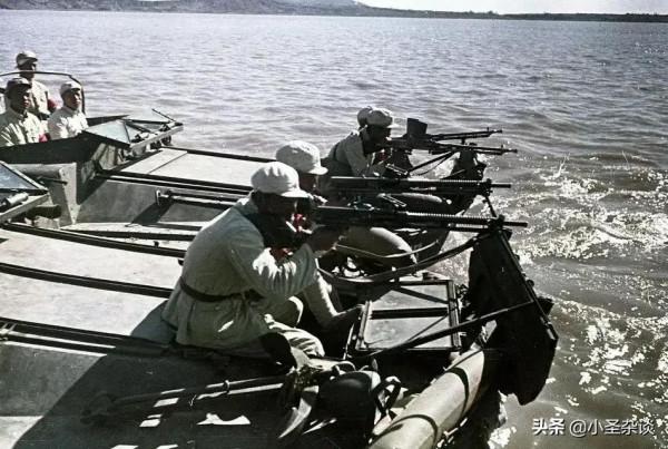 珍貴老照片，帶我們一睹1949年解放軍的真實面貌，武器是萬國牌