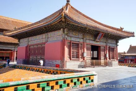 北京故宮是世界上現存規模最大、儲存最完整的木質結構古建築之一