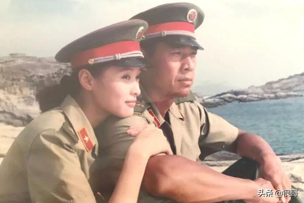 郝蕾、溫崢嶸年輕時都是美女，如今出演八角亭迷霧，誰的變化大？