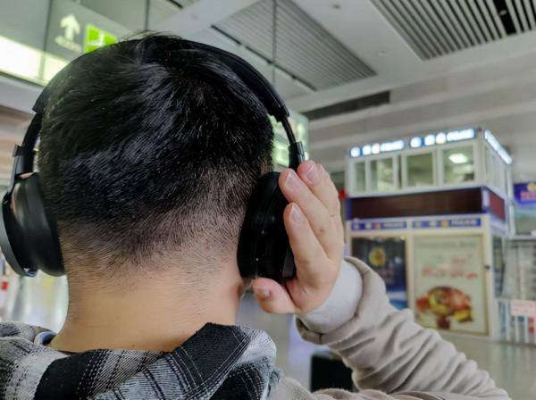 讓好聽的音樂更有“溫度”飛利浦H9505耳機冬季為耳朵優雅保暖 讓好聽的音樂更有“溫度”飛利浦H9505耳機冬季為耳朵優雅保暖