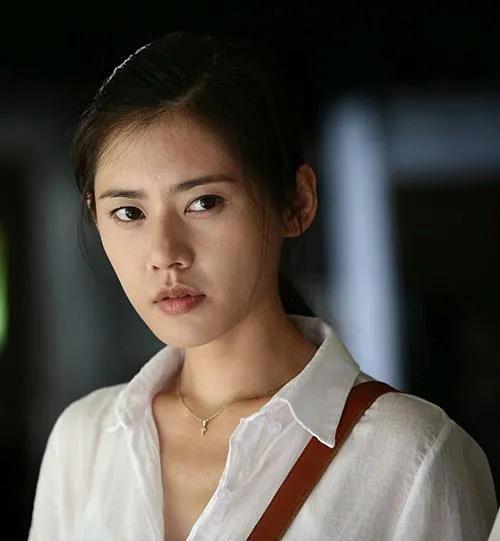 8位初代韓流女星今昔對比,有人美貌依舊,有人中年顏垮,差距大 8位初代韓流女星今昔對比,有人美貌依舊,有人中年顏垮,差距大