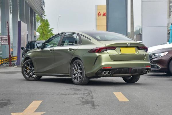 6.95s破百，雙邊四出尾排，屬於年輕人的“效能車”？傳祺影豹