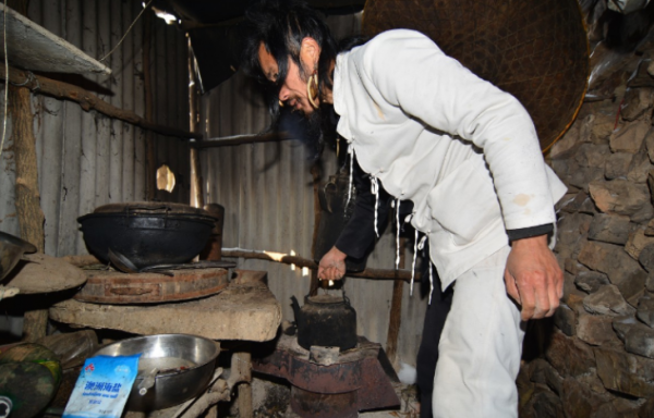 山東一位道長堅信龍真實存在，並上山尋龍16年，至今仍在山上堅持