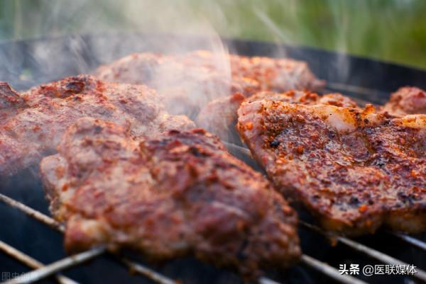 人老了就應該少吃肉？50歲後，不妨聽取這4個吃肉建議