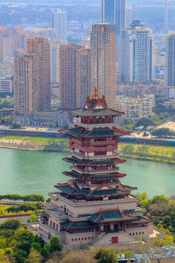 李子柒“隱居”地公開，這座比成都還安逸的城市，究竟是什麼地方