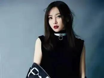 於文文，因一首體面而爆紅的她