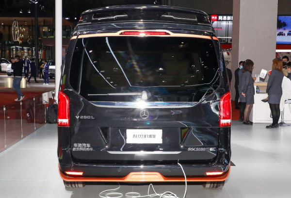 酷炫的外觀+豪華座艙，體驗傲旋V-Class大白鯊的獨特魅力