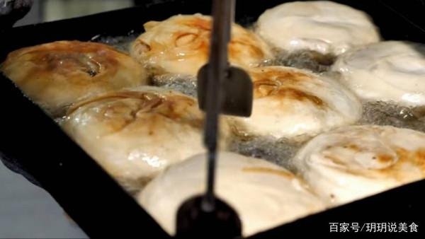 陝西夫妻賣小吃賺了6套房,4元有半斤餡,8年不漲價供出倆大學生 陝西夫妻賣小吃賺了6套房,4元有半斤餡,8年不漲價供出倆大學生