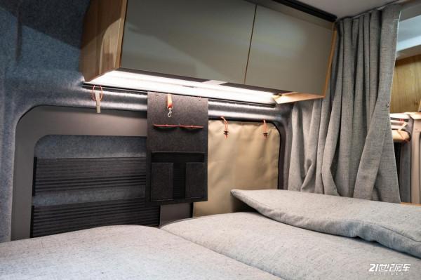年輕人喜歡啥樣的VANlife房車？這車內建1.85m寬大床，能四季旅行