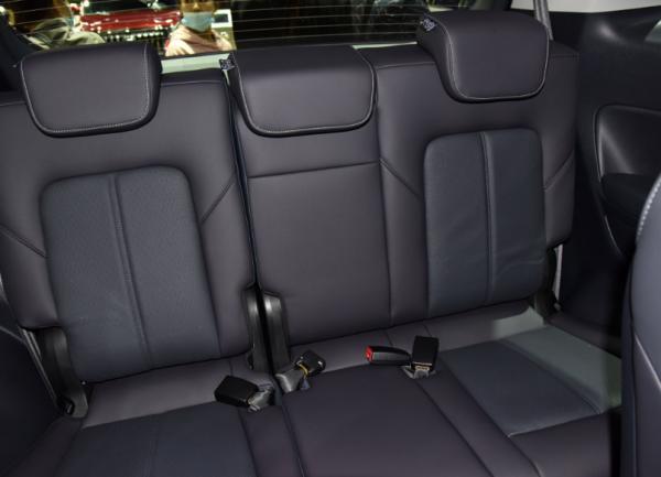 家用車還是以座位多，省油為主，這三款車，上坡有勁，耐用性好