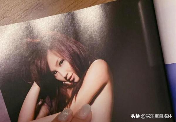 鍾欣怡被女兒翻出寫真照，尷尬求助