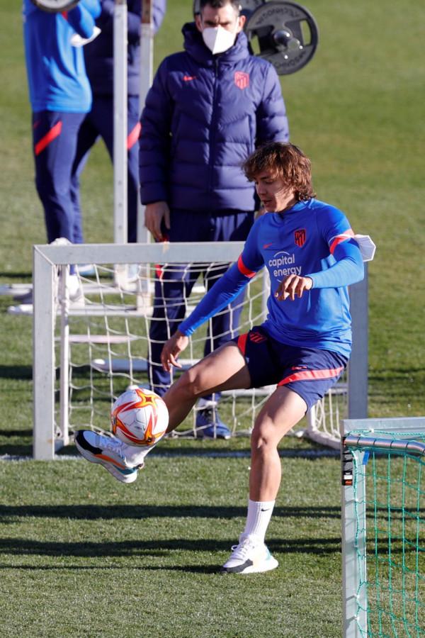 足球——西班牙超級盃：馬競賽前備戰