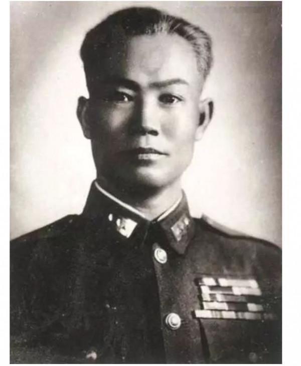 蔣介石“五虎上將”，打仗一個比一個孬，書法卻一個比一個好