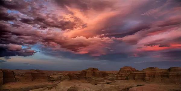 秋天的新疆，美成了桌布