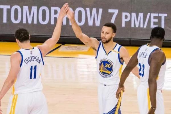 盤點NBA奪冠最多的球隊,兩大豪門遙遙領先,一王朝球隊從未連冠 盤點NBA奪冠最多的球隊,兩大豪門遙遙領先,一王朝球隊從未連冠