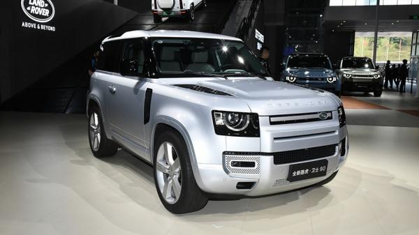 這泥巴真玩不起?拿衛士標軸版去越野,月養車近4千5 這泥巴真玩不起?拿衛士標軸版去越野,月養車近4千5