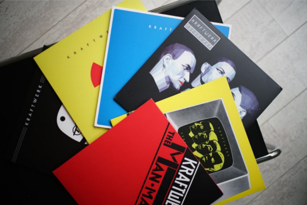 黑膠，買了窮，開心