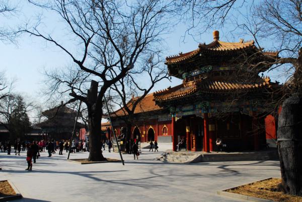 北京一處寺廟，乾隆生身府邸改造而成，香火旺盛每天40000人可進