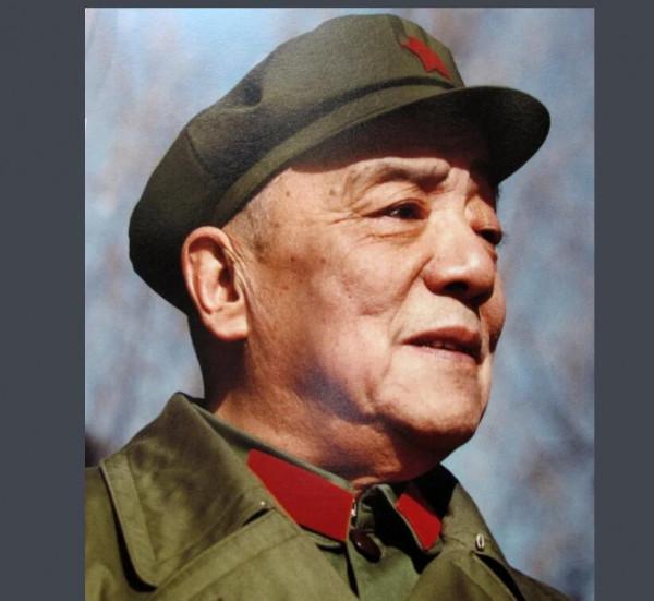 百萬大裁軍,很多部隊不服氣!主刀人何正文:先裁掉自己4個兒女 百萬大裁軍,很多部隊不服氣!主刀人何正文:先裁掉自己4個兒女