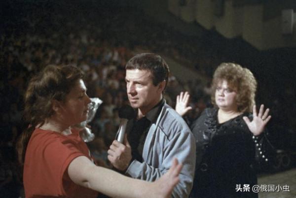 精神病院工作25年使他成名，著名催眠師阿納託利的真實故事