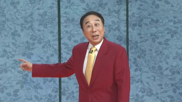 64歲馮鞏：26歲娶初戀，攜手38年，47歲被敲詐，兒子創業當老闆