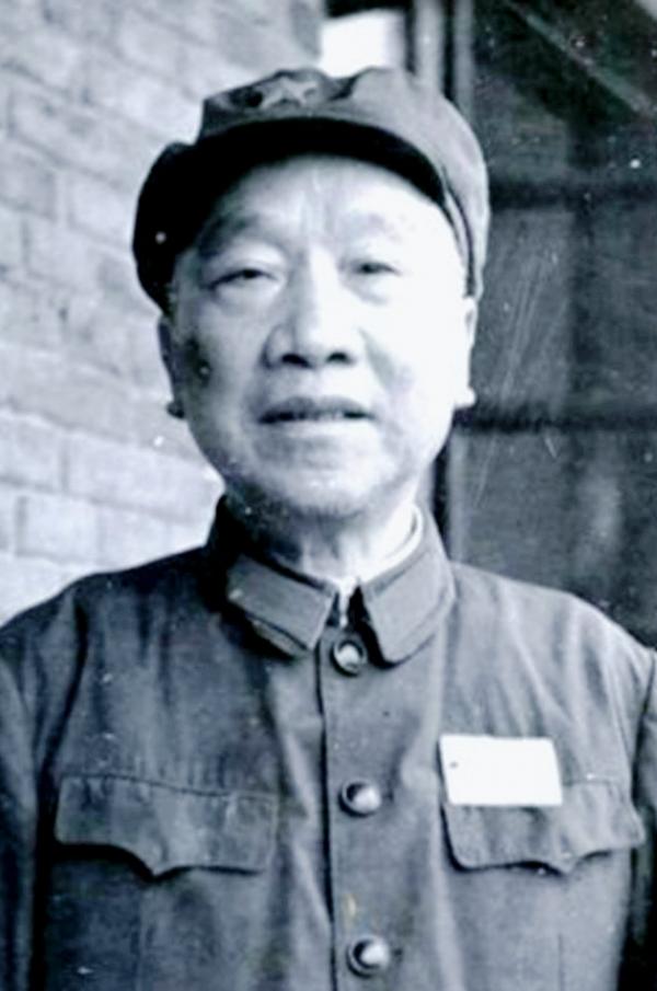 1982年,重慶發現一具戴著腳鐐的遺骸,身份公佈後直接驚動少將 1982年,重慶發現一具戴著腳鐐的遺骸,身份公佈後直接驚動少將