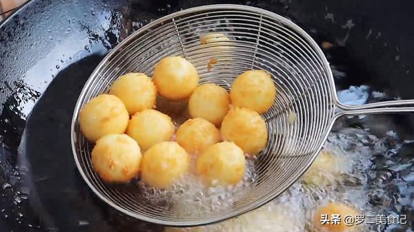 土豆最香的做法,做法簡單無難度,一做一大盤不夠吃,太解饞了 土豆最香的做法,做法簡單無難度,一做一大盤不夠吃,太解饞了