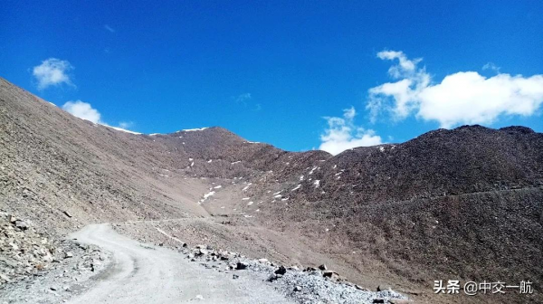 #美麗中國，大美新疆# 大片來襲！新疆烏尉高速一路好風光