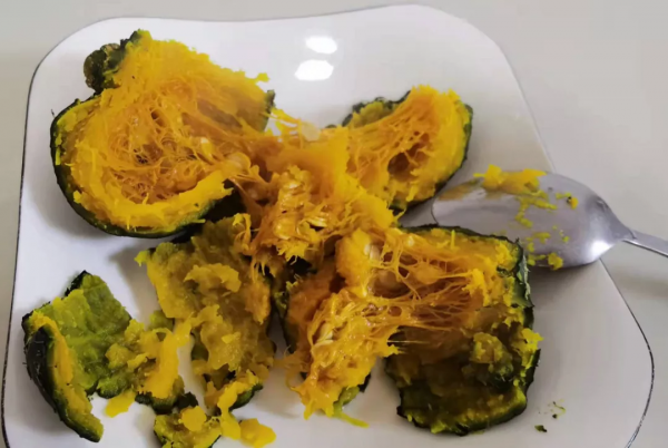 減肥第13天-一邊讀徐鳳年，一邊吃滷牛肉