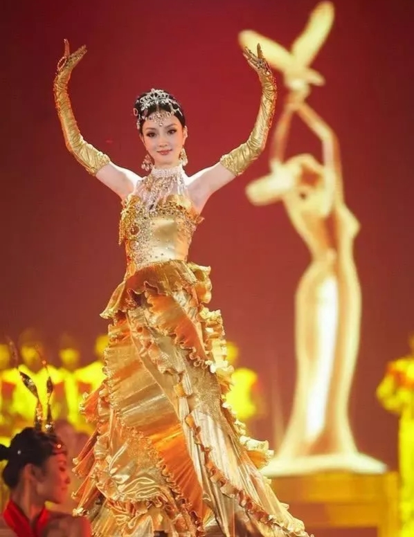 撞臉不可怕,誰不紅誰尷尬!這4對同臉不同命的女星,皆是女強人 撞臉不可怕,誰不紅誰尷尬!這4對同臉不同命的女星,皆是女強人