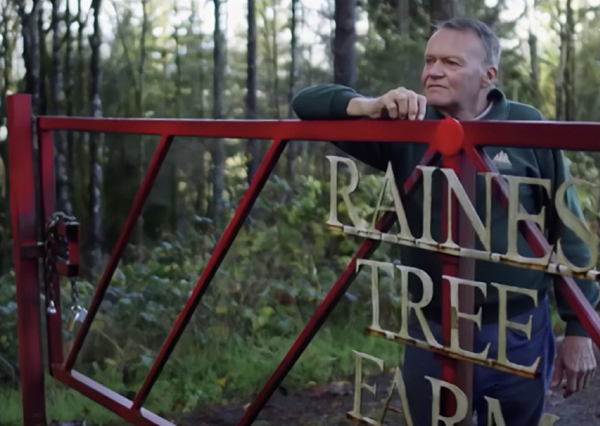 悲催的美國老富豪：老婆兒子朋友都是假的，10年間被騙走千萬美金