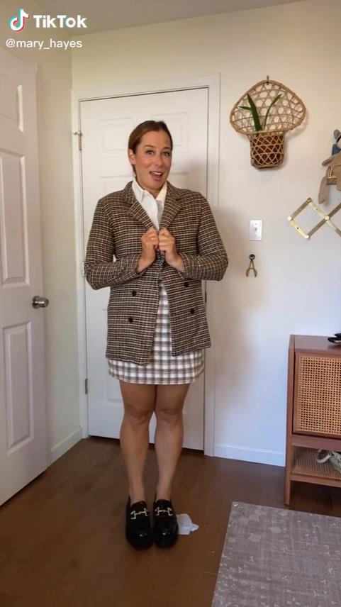 外國妹子紛紛模仿起梅格瑞恩的秋季穿搭，摩登雅痞風舒適又實用