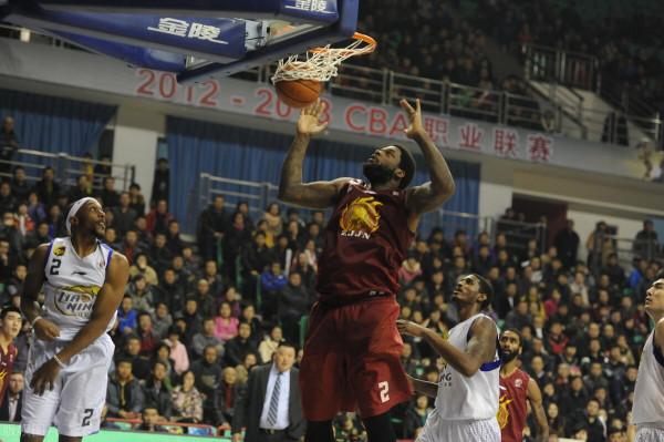 2001年6號秀巴蒂爾 排在他身前的5位分別是誰？